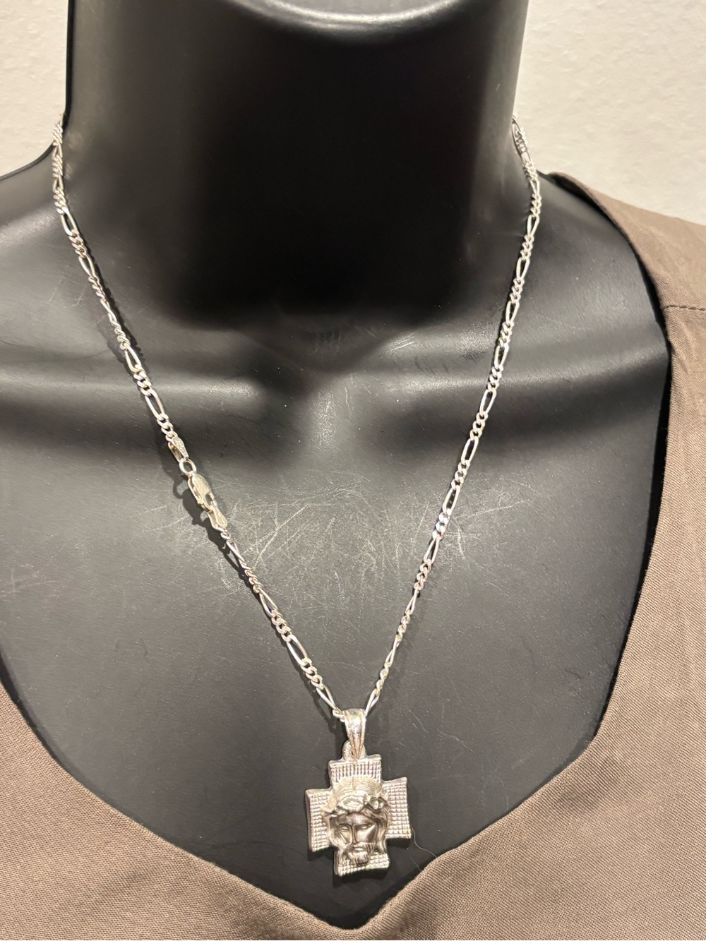 925 Sterling Italy Cross Figaro Chain-18”)Pendant Necklace - Silver